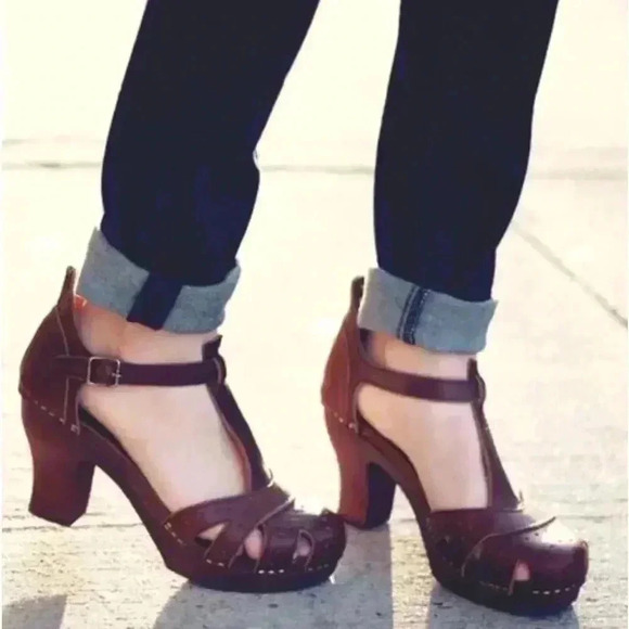 SWEEDISH HASBEENS TOFFEL T-strap High Clogs Slingbacks Leather Brown Heel Size 6 - Picture 1 of 8